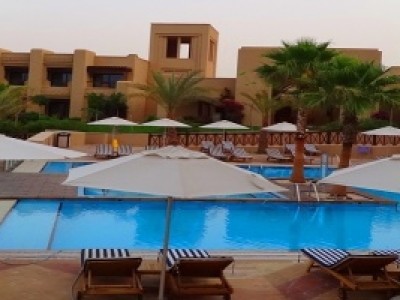 Курортный отель Holiday Inn